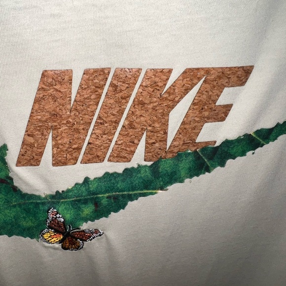 Nike - Picture 4 of 4